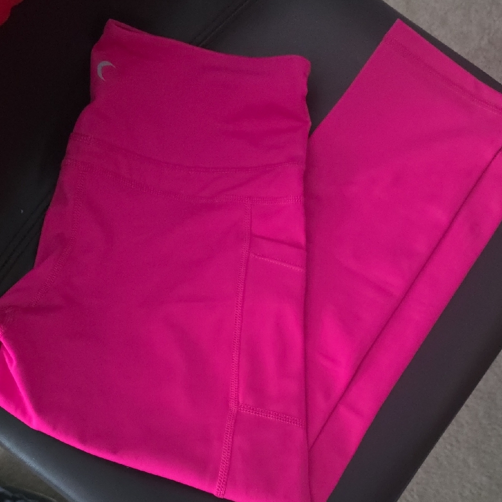 ZYIA Pink Leggings. Size 8 To 10.  3/4 Lg. 2 Pockets.  Perfect !